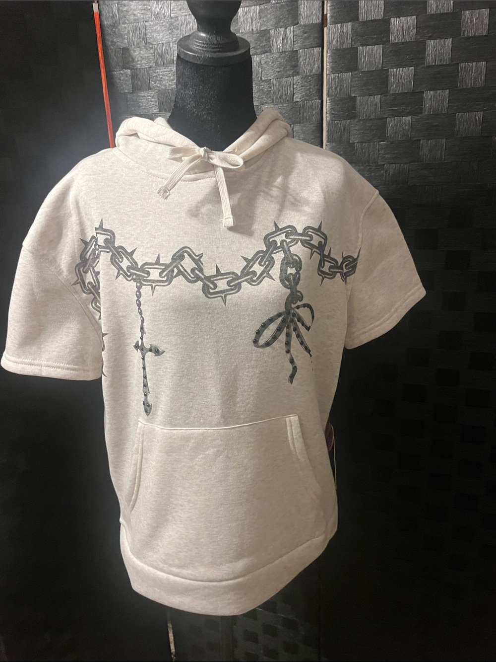 Theory Short-Sleeve Hoodie in Cream with Barbed Chain Graphic